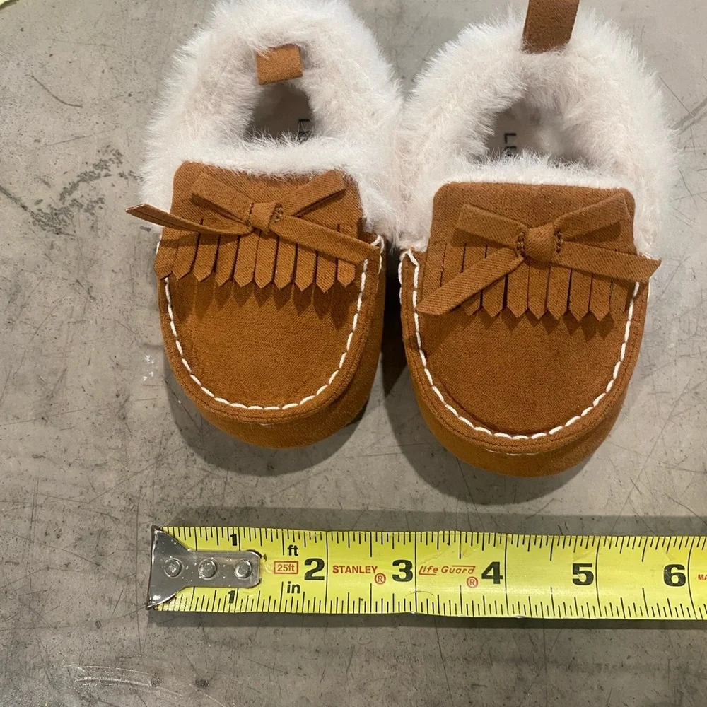 LUCKY BRAND baby slippers with faux fur lining! Unisex- comfy cozy and so cute!!